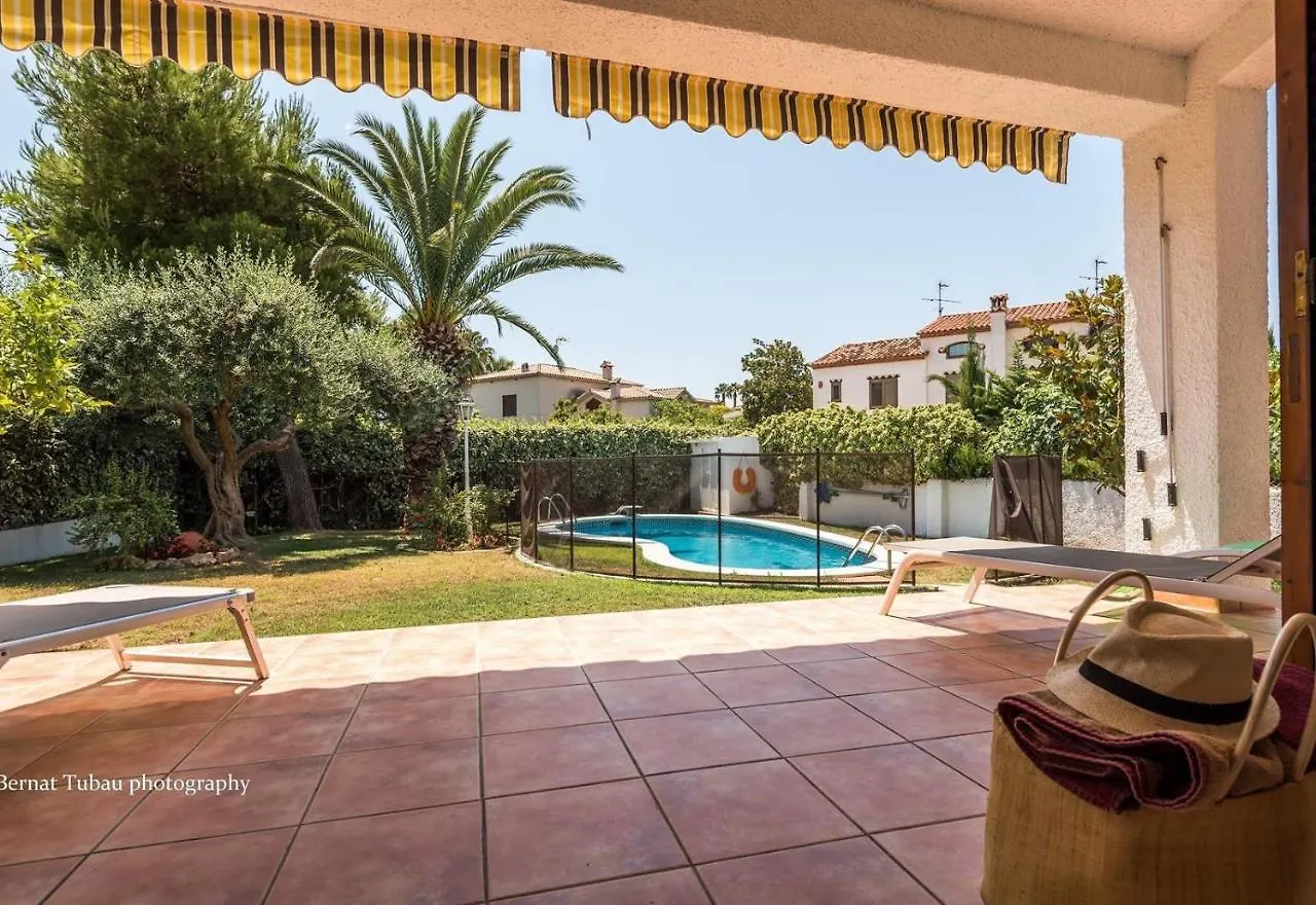 Villa 100 M From The Beach Roda de Bera